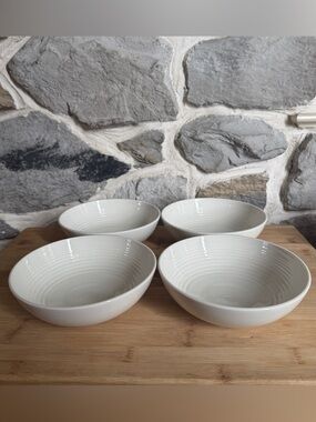 NWOT Royal Doultoun Gordon Ramsay maze 7” white ceramic bowls